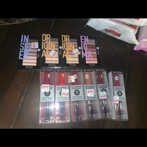 Makeup - Picture 3 of 5